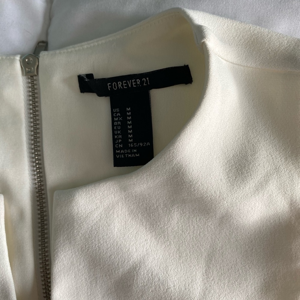 Forever 21 Ivory Zip-Back Crop Top Sz M - Picture 2 of 4